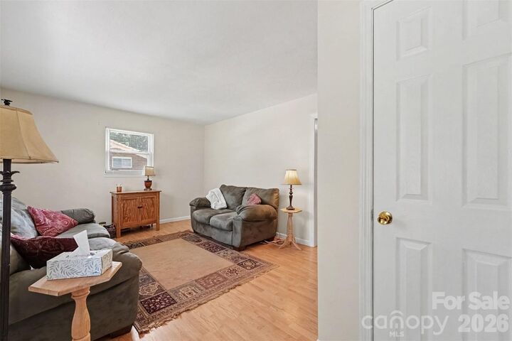 Property Photo:  1130 Julius Drive  NC 28147 