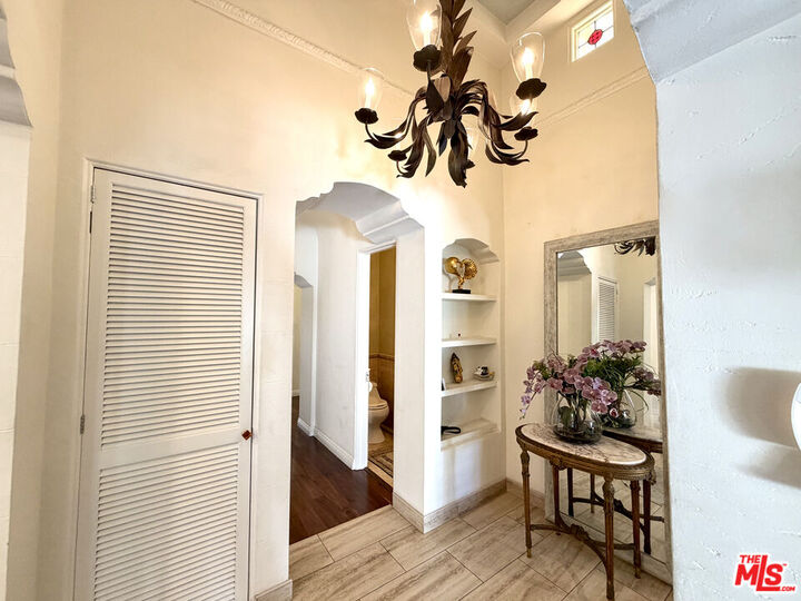Property Photo:  315 N Wetherly Dr  CA 90211 