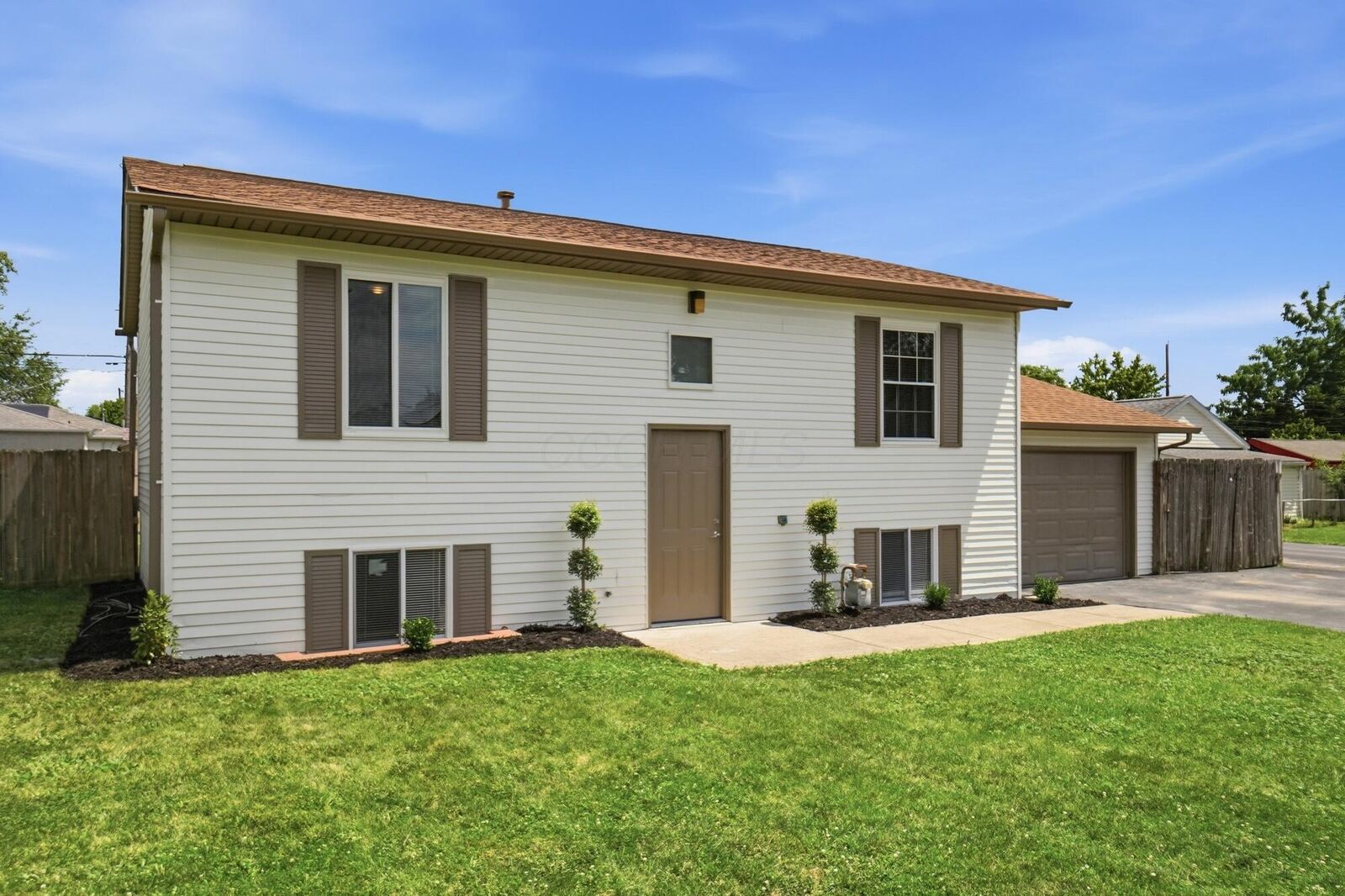Property Photo:  142 Gladys Road  OH 43228 