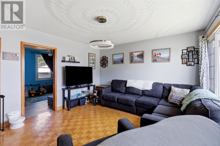 Property Photo: 531 Farwell Ter ON P6C 4C3