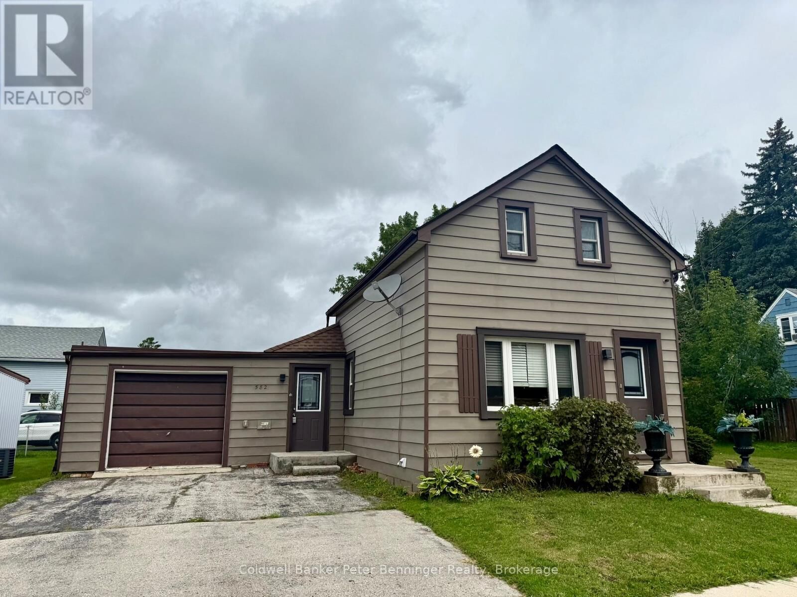 Property Photo: 582 9th Street ON N4N 1M6