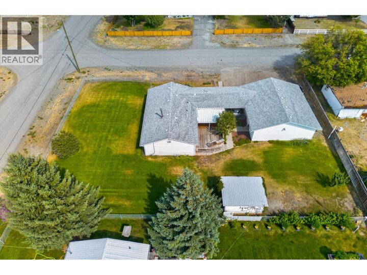 Property Photo: 448 Woodward Avenue BC V0K 1Y0