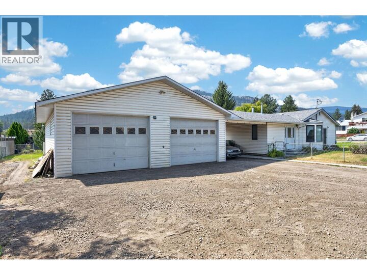 Property Photo: 448 Woodward Avenue BC V0K 1Y0