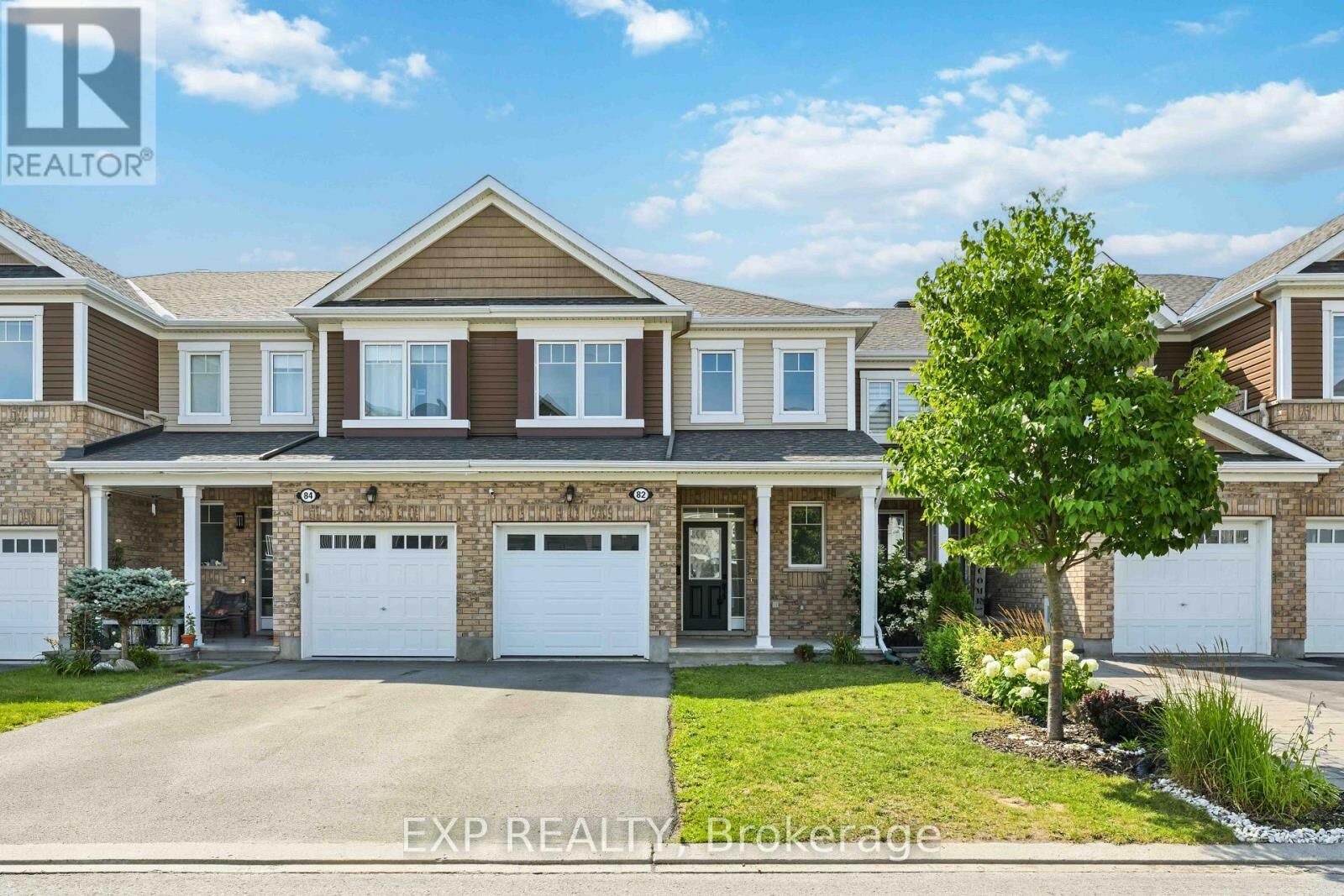 Property Photo:  82 Buffalograss Crescent  ON K2J 6H5 