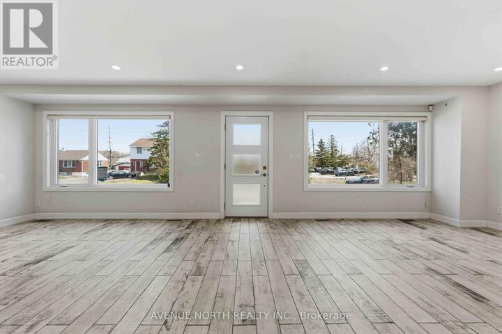 Property Photo:  2676 Ayers Avenue  ON K1V 7W8 