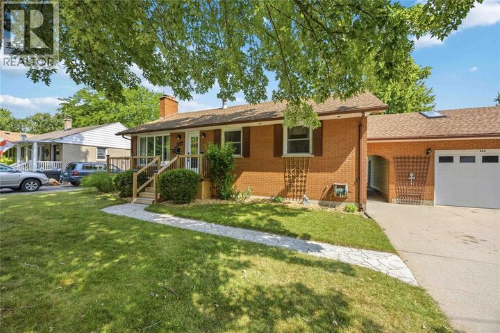 Property Photo: 824 Charlesworth Drive ON N7V 2R9