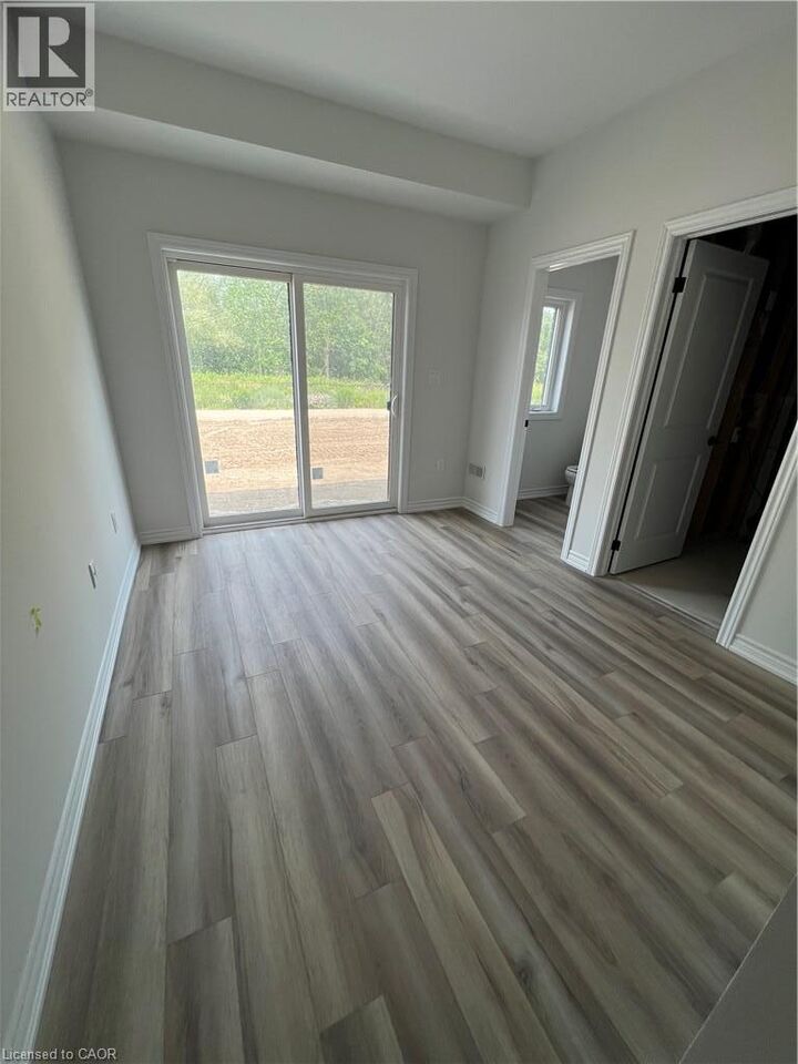 Property Photo:  290 Equestrian Way 61  ON N3E 0E7 