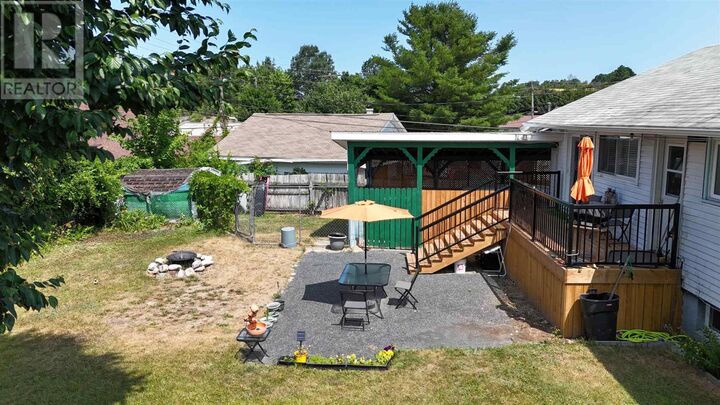 Property Photo: 10 Blackwell Rd ON P5A 1G5