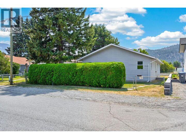 Property Photo: 1540 Canford Avenue BC V1K 1B8