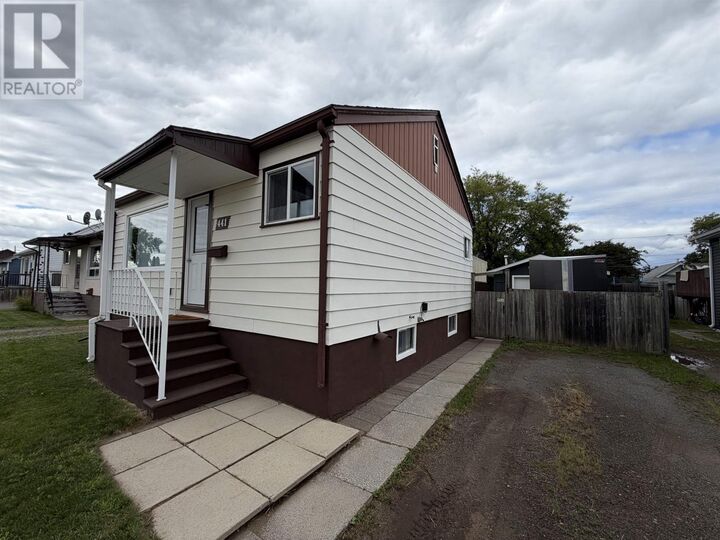Property Photo: 441 Christina St E ON P7E 4P3
