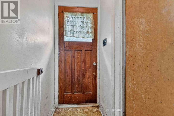 Property Photo: 1274 Woodroffe Avenue ON K2C 2T6