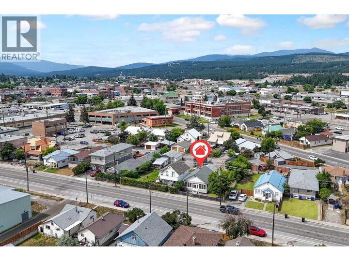 Property Photo: 225 14 Avenue North BC V1C 3W3