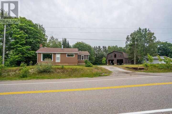 Photo de la propriété: 281 Highway 556 ON P6A 5K7