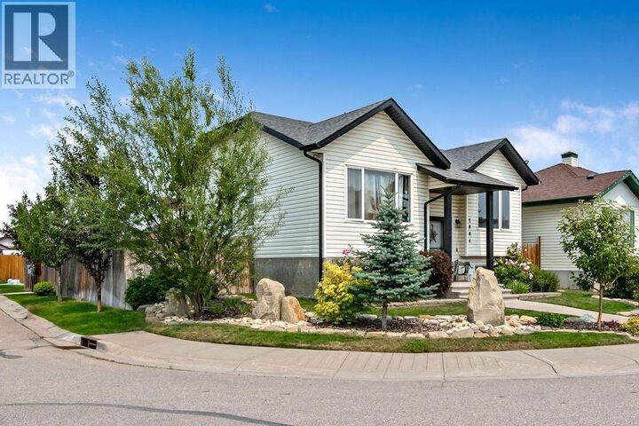 Property Photo: 2004 4 Avenue Southeast AB T1V 1Z3