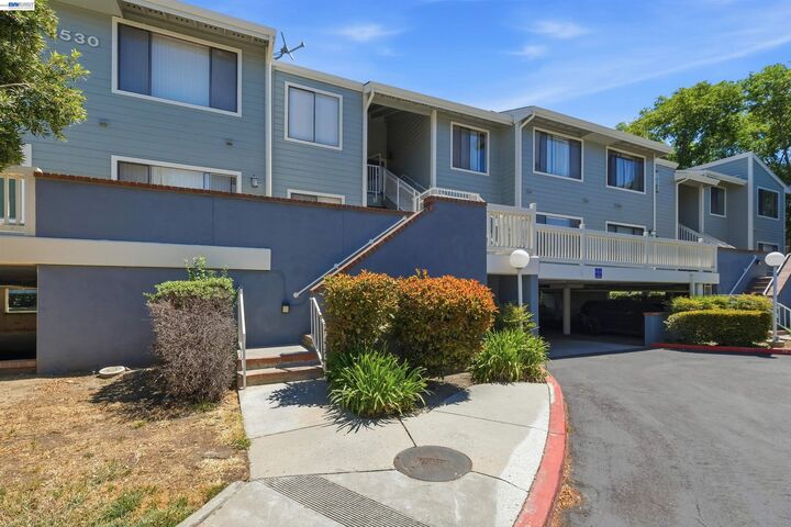 Property Photo: 3530 Oakwood Terrace 104 CA 94536