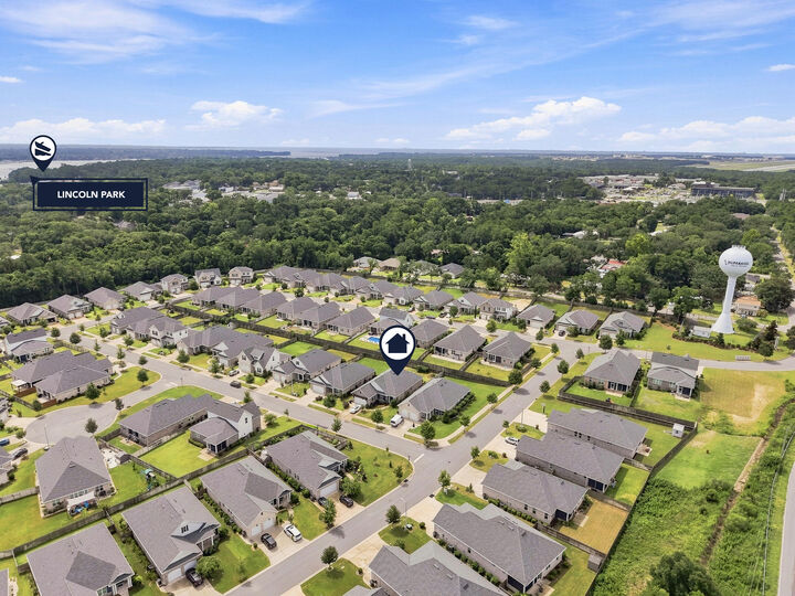 Property Photo:  104 Hornet Lane  FL 32580 
