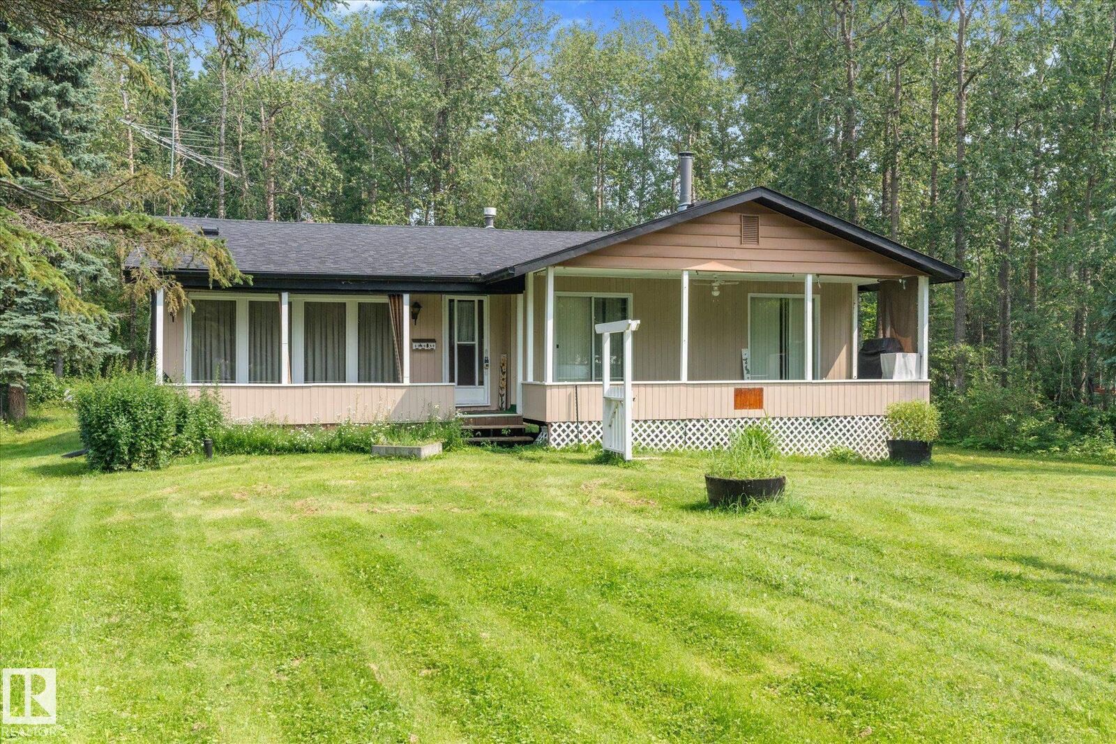 Property Photo:  53113 Rge Road 44 32  AB T0E 2K0 
