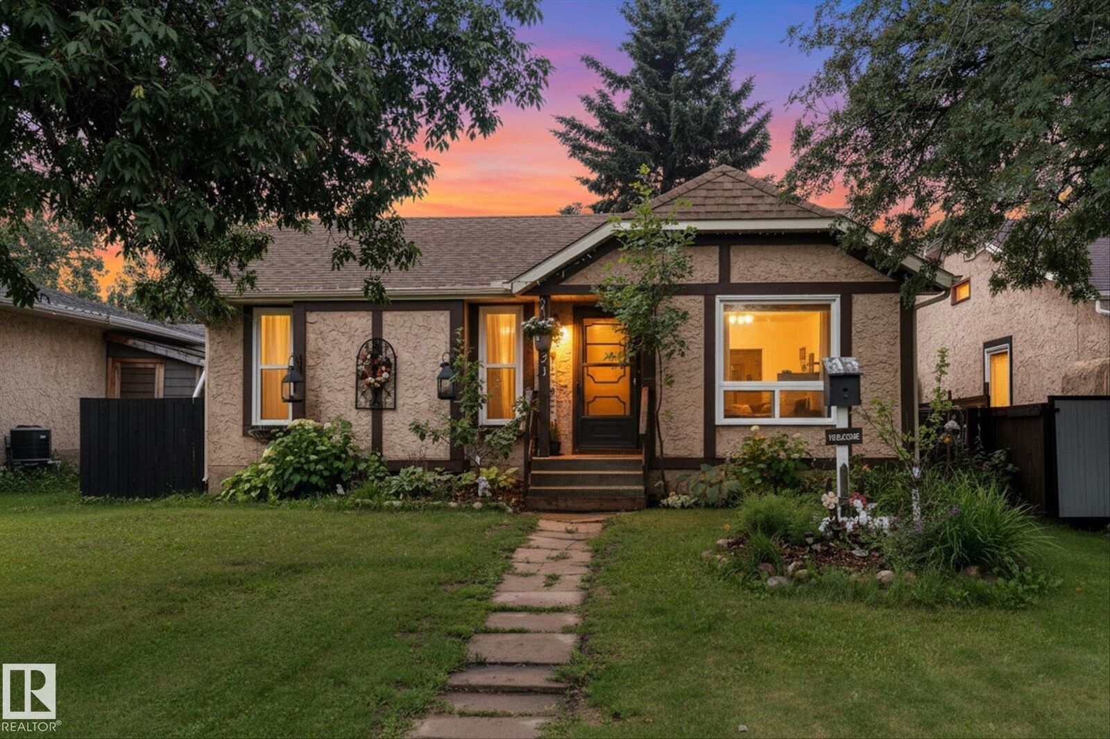 Property Photo:  121 Greenwood Drive  AB T7X 1X8 