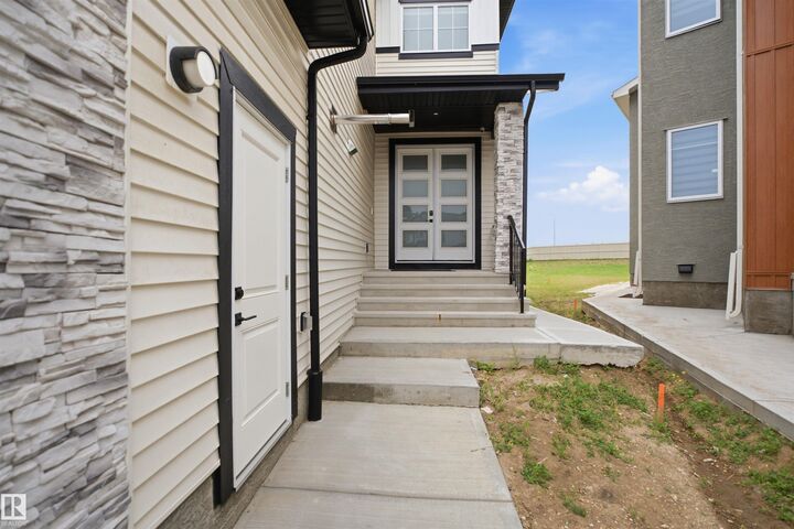 Property Photo: 304 33 Avenue NW AB T6T 2V8