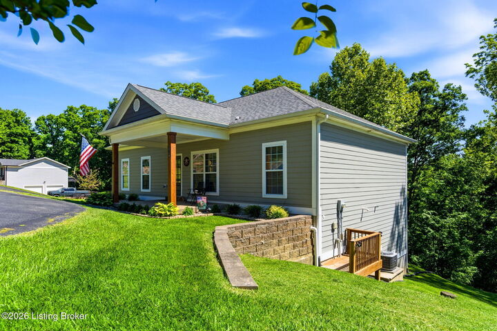 Property Photo:  2718 Windsor Forest Dr  KY 40272 
