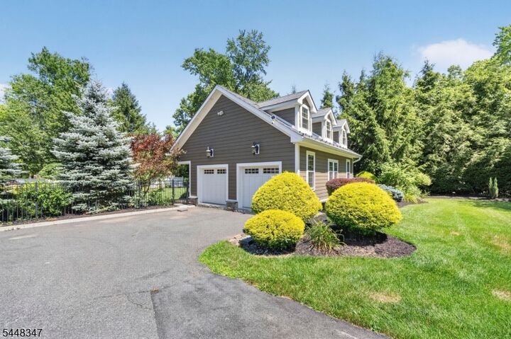 Property Photo:  6 Park Ln  NJ 07438 