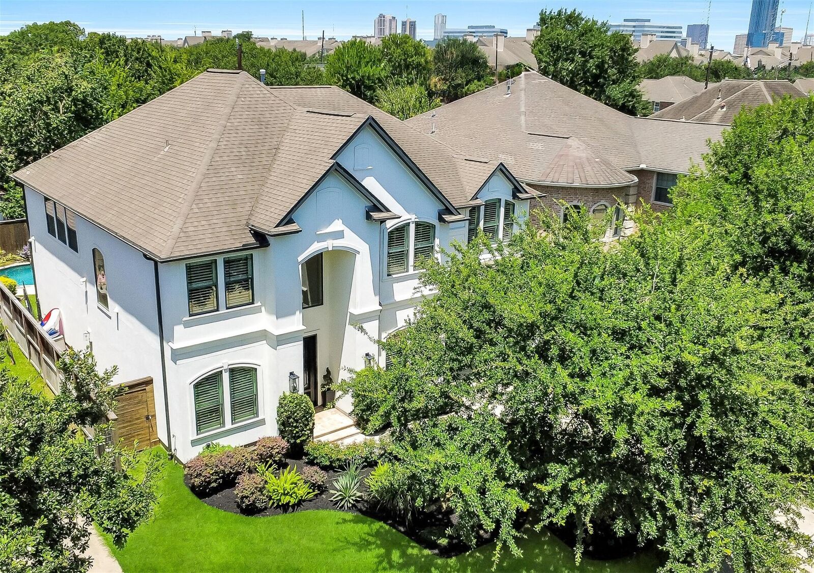 Property Photo: 1113 Howard Lane TX 77401