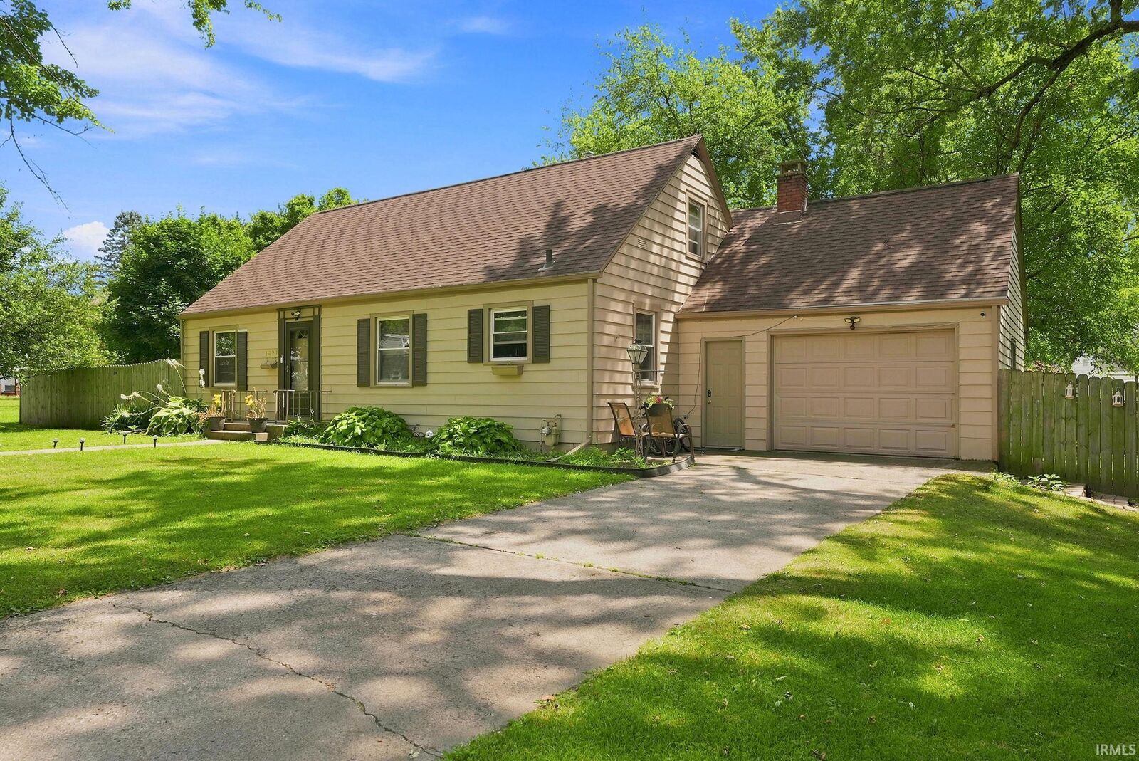 Property Photo:  1427 Park Avenue  IN 46807 