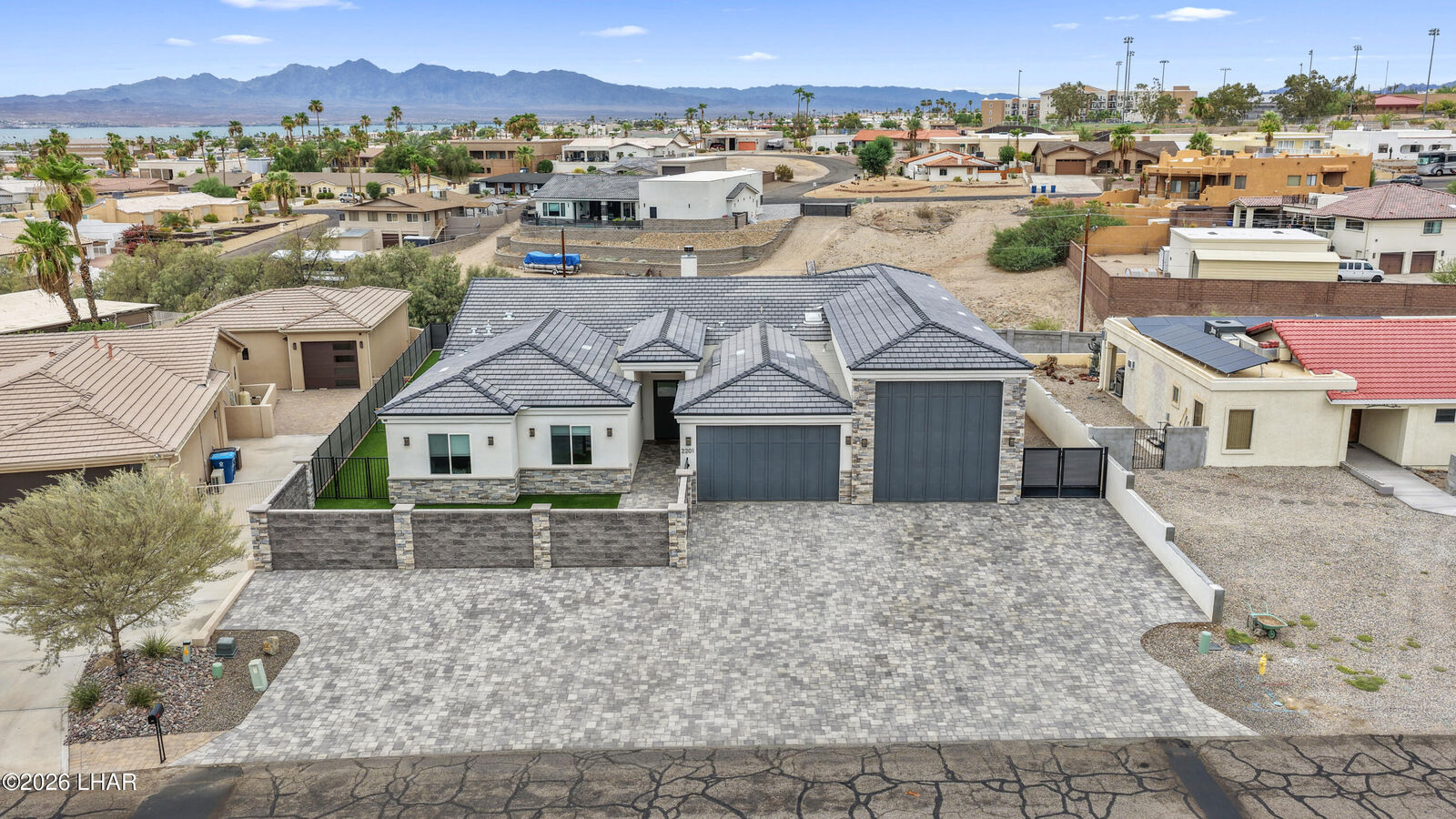 Property Photo:  2201 Chip Dr  AZ 86406 