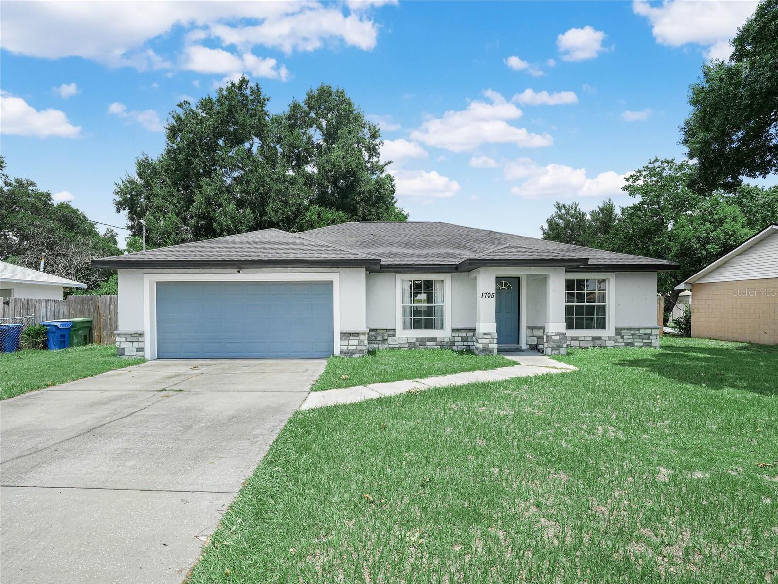 Property Photo:  1705 Sandalwood Circle SW  FL 33880 