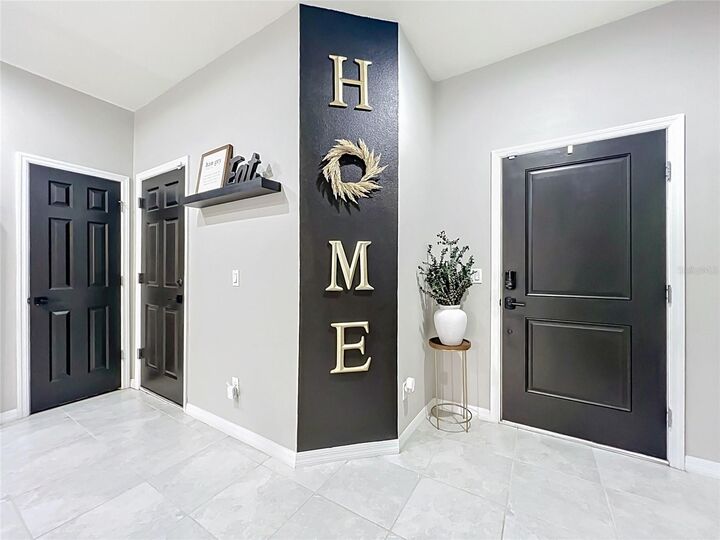 Property Photo: 1084 Pavia Drive FL 32703