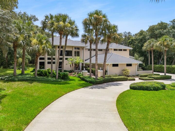 Property Photo:  632 E Club Circle  FL 32779 