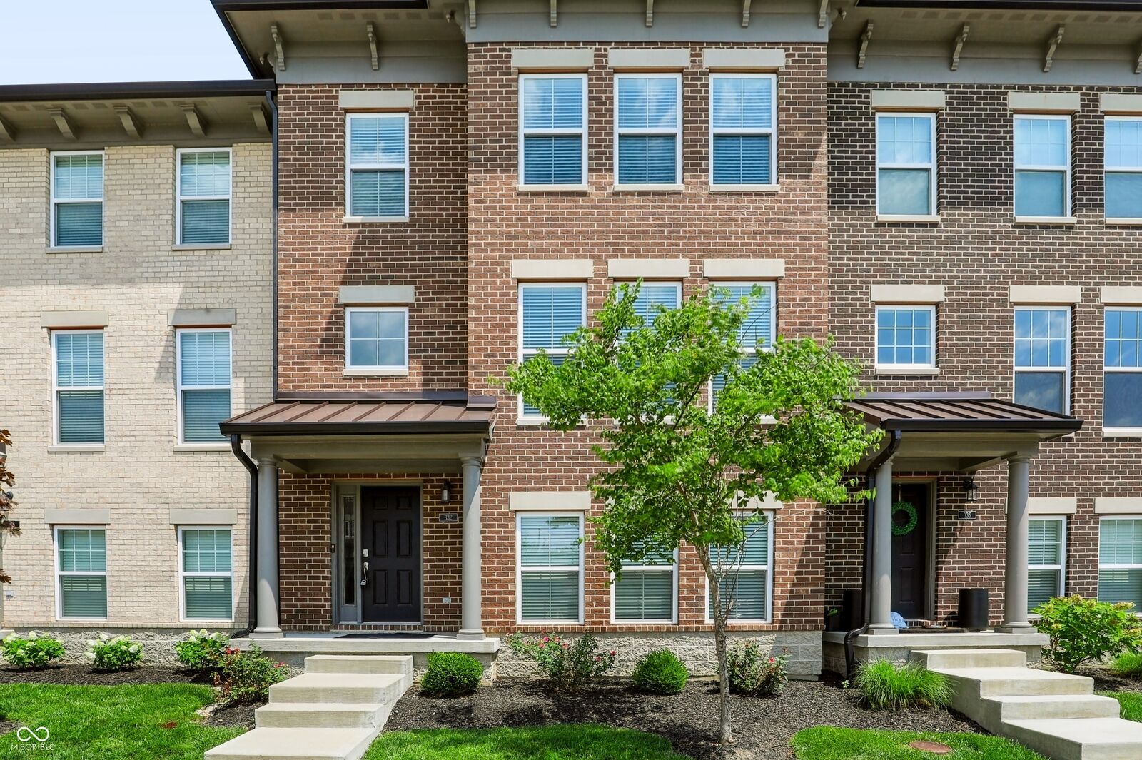 Property Photo:  332 Fairfax Way  IN 46077 