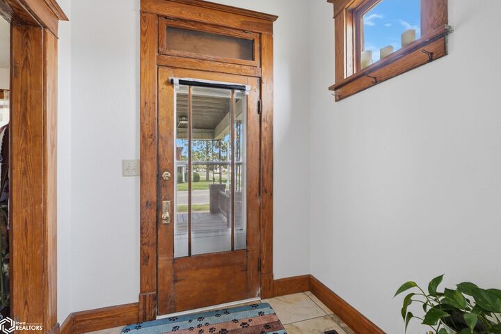 Property Photo:  2004 Avenue H  IA 52627 