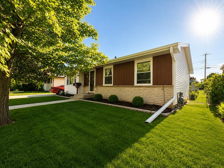 Property Photo: 2928 S 21st St WI 53081