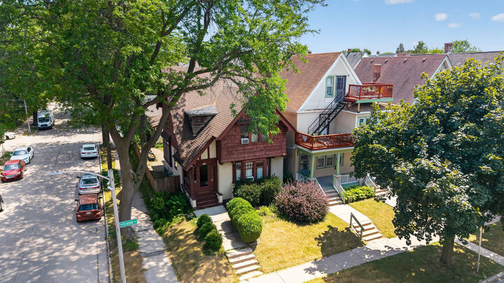 Property Photo:  2976 N Cramer St  WI 53211 