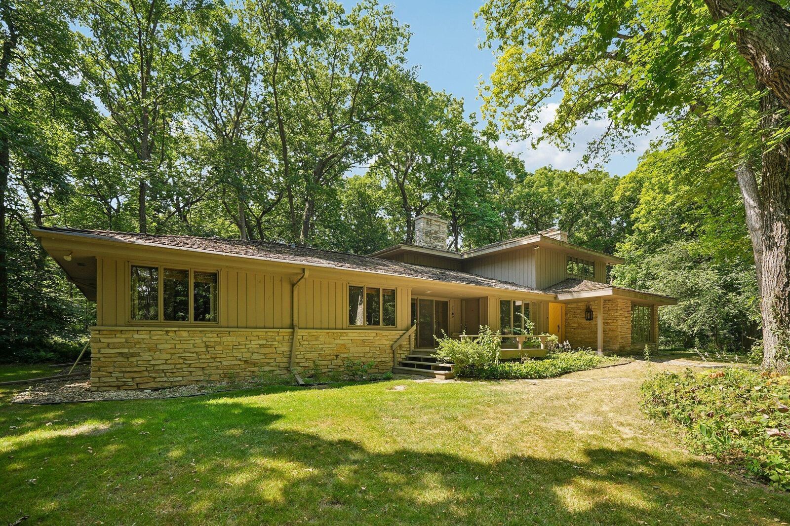 Property Photo: S46w28740 Perren Dale Rd WI 53189