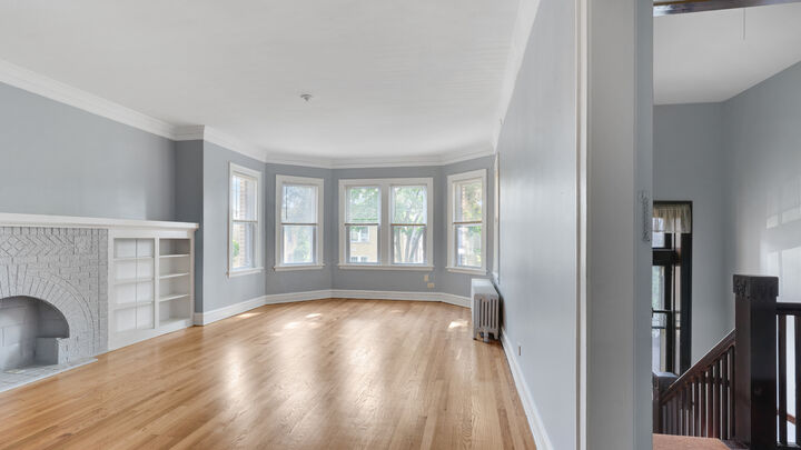 Property Photo:  5714 N Christiana Avenue 2  IL 60659 
