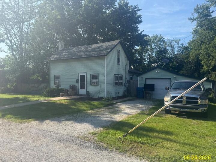 Property Photo:  709 N Maple Street  IL 60954 