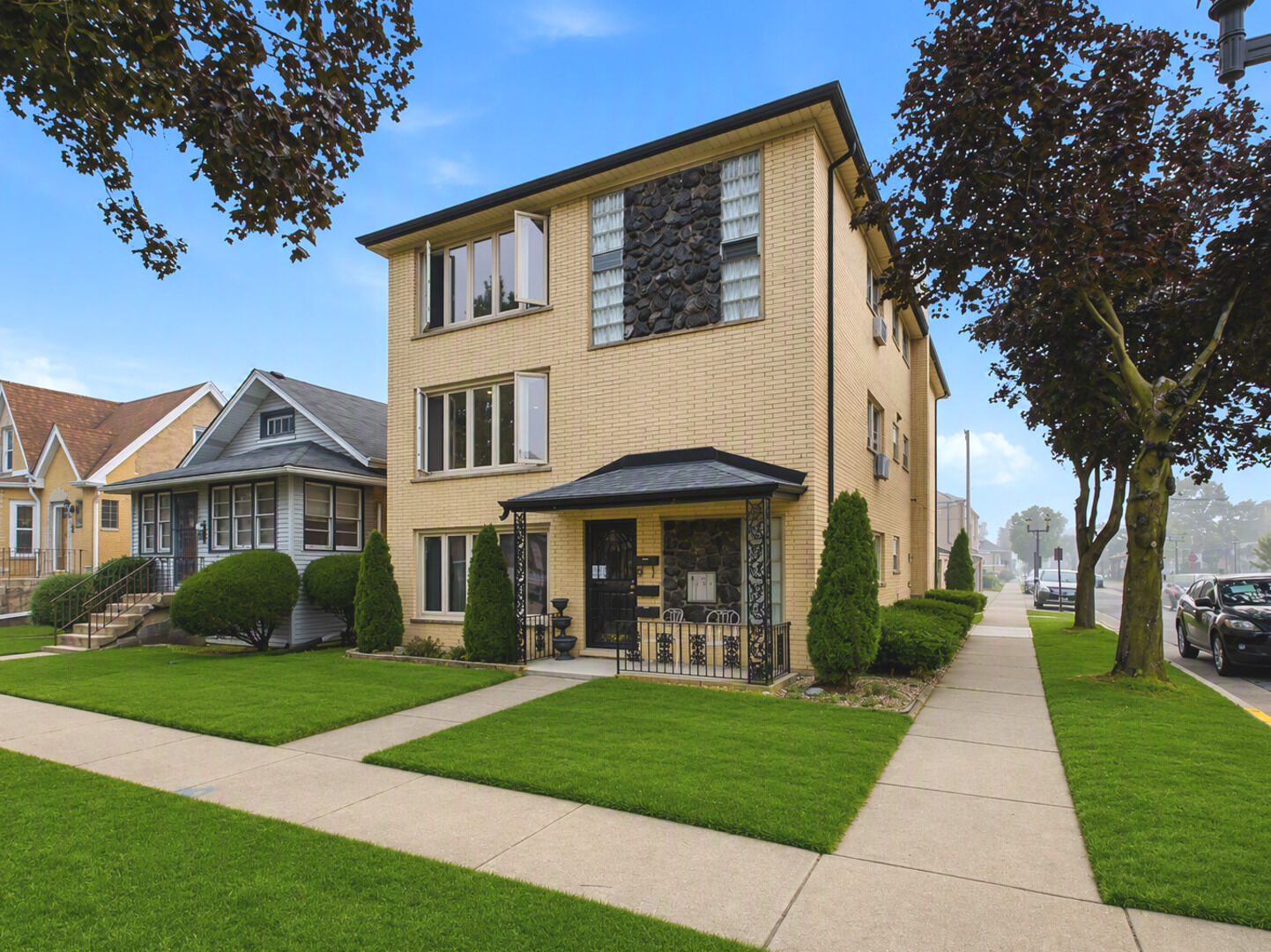 Property Photo:  2746 N 75th Court 3  IL 60707 
