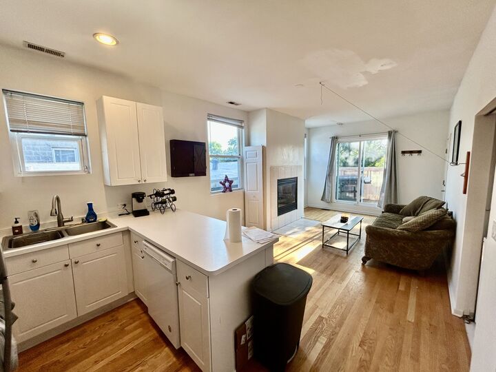 Property Photo:  3033 N Racine Avenue 3  IL 60657 