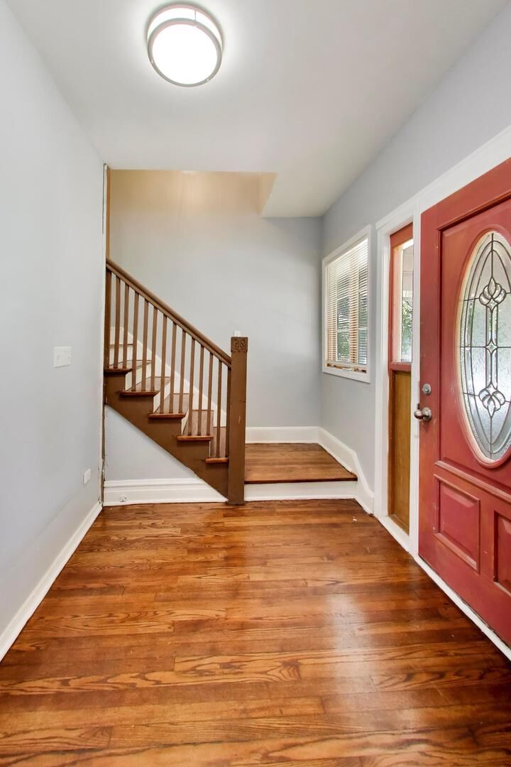 Property Photo: 664 Lenox Avenue E IL 60085
