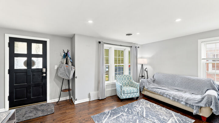Property Photo: 3432 Lonnquist Drive IL 60131