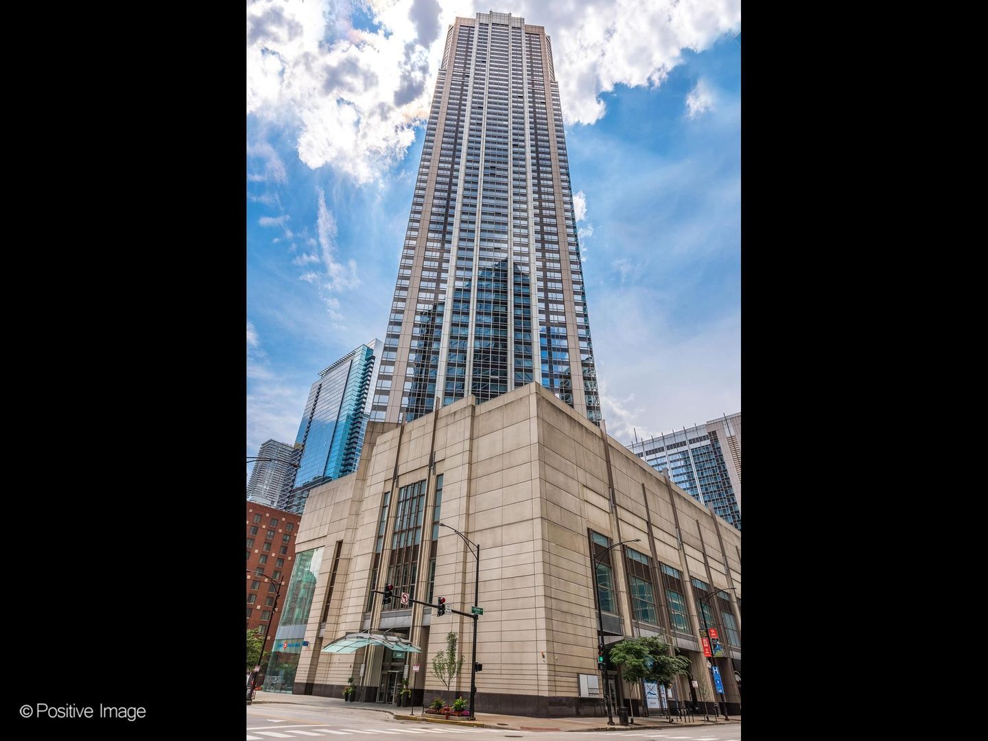 Property Photo: 512 N McClurg Court 5002 IL 60611