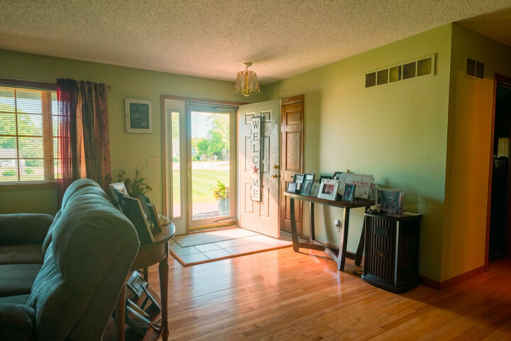 Property Photo:  800 Burgess Drive  IL 61373 