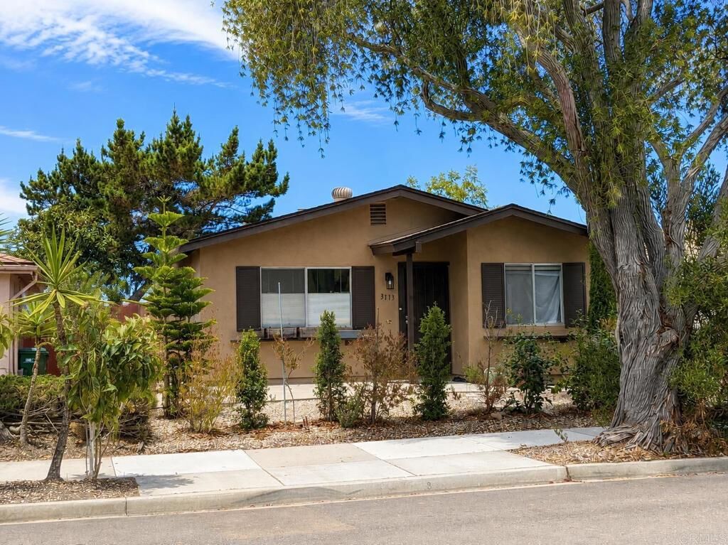 Property Photo:  3113 Buena Hills Drive  CA 92056 