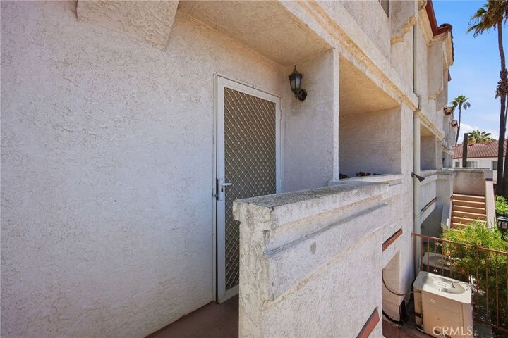 Property Photo:  264 E Beverly Boulevard A  CA 90640 