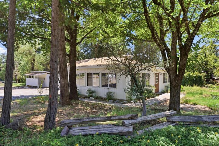 Property Photo: 16920 Willow Glen Road CA 95919