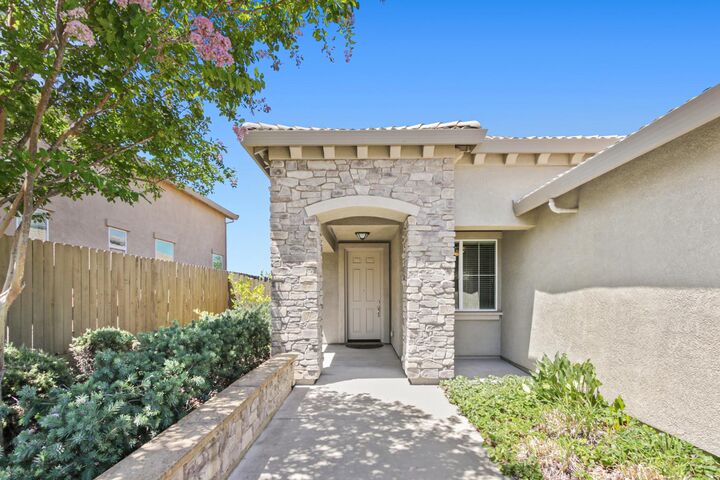 Property Photo: 3708 Giggs Way CA 95661