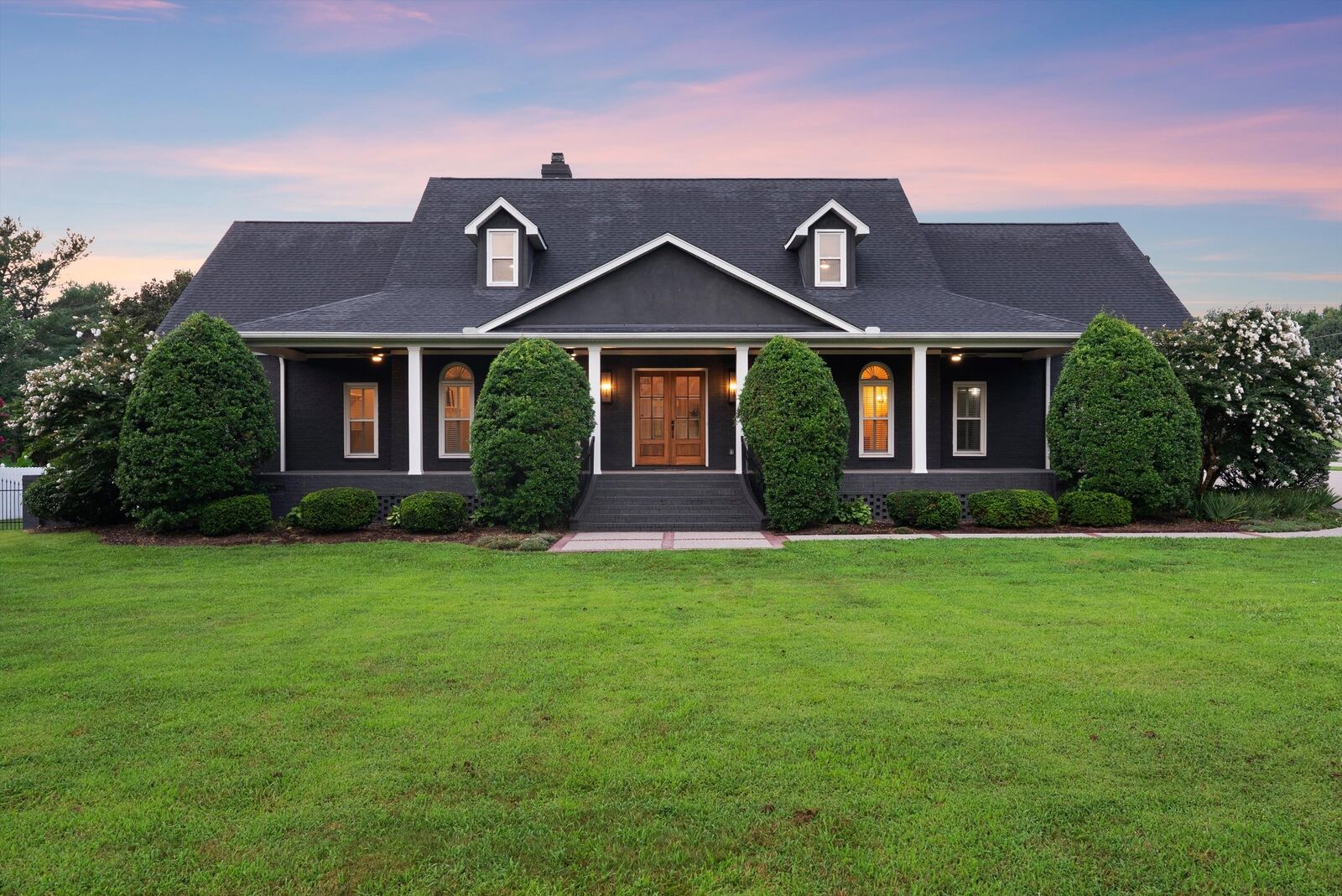 Property Photo:  2245 Oakleaf Dr  TN 37064 