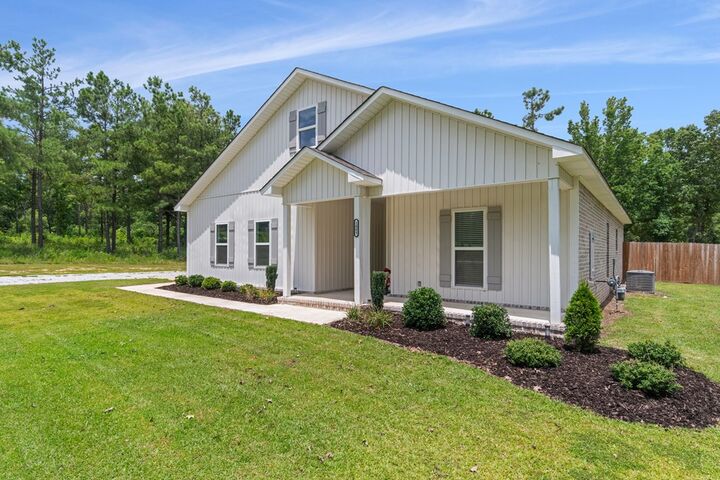 Property Photo:  1005 Lynnlee Lane  MS 38650 